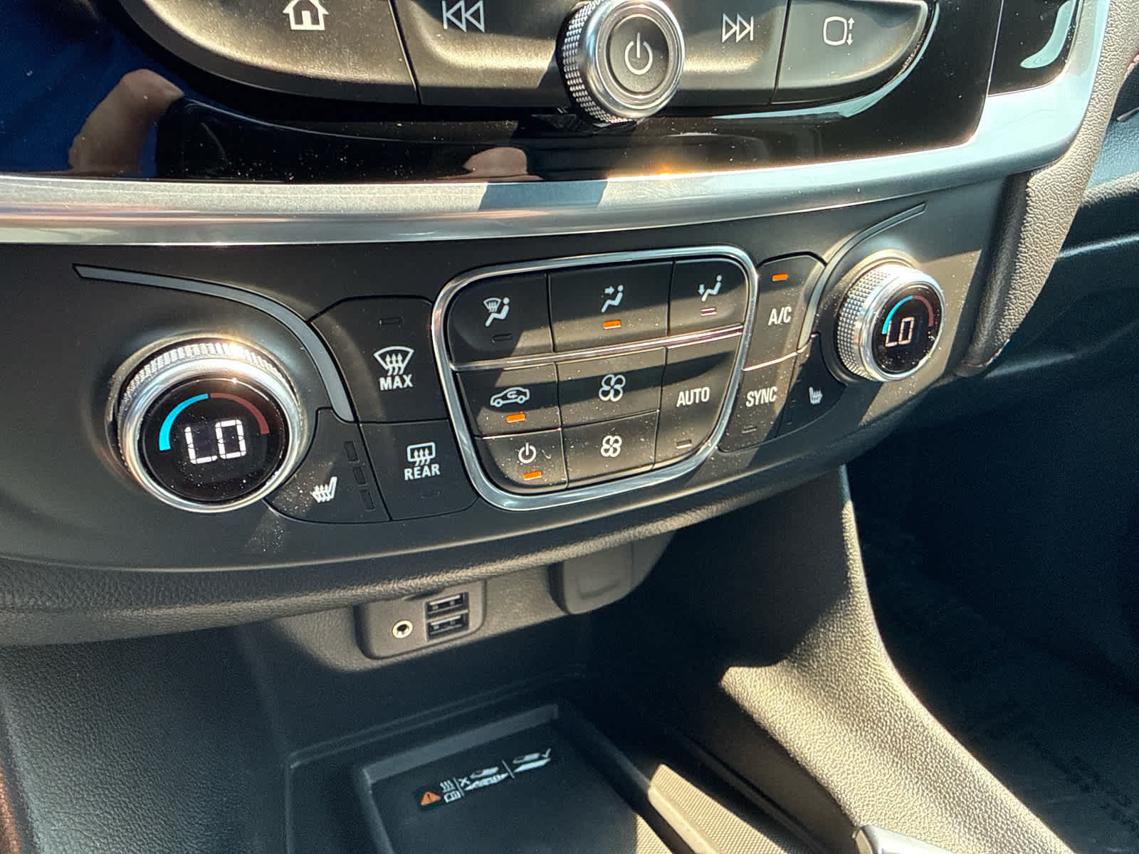 Certified 2022 Chevrolet Traverse RS FWD image 18