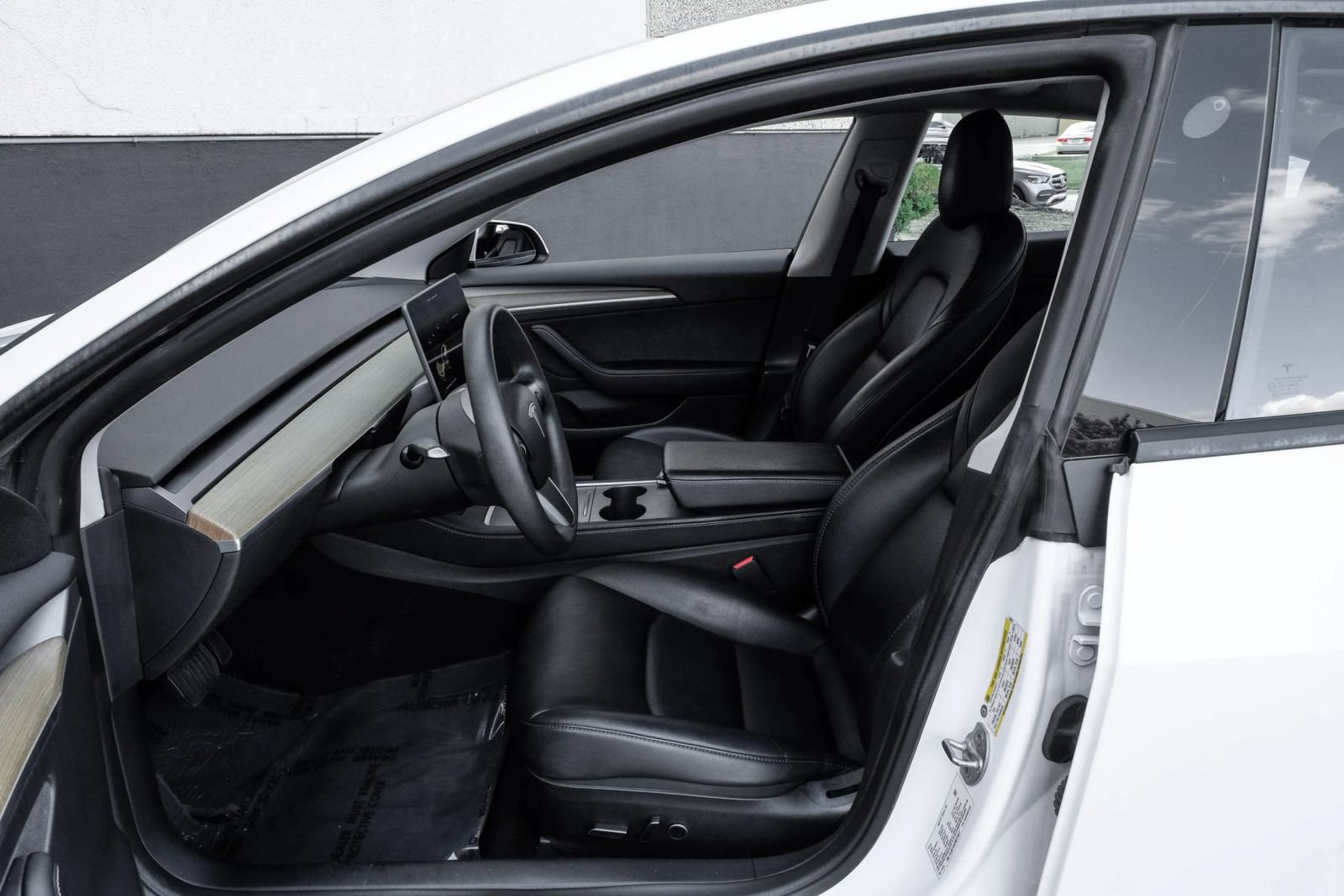 Used 2022 Tesla Model 3 Long Range AWD/4WD image 3