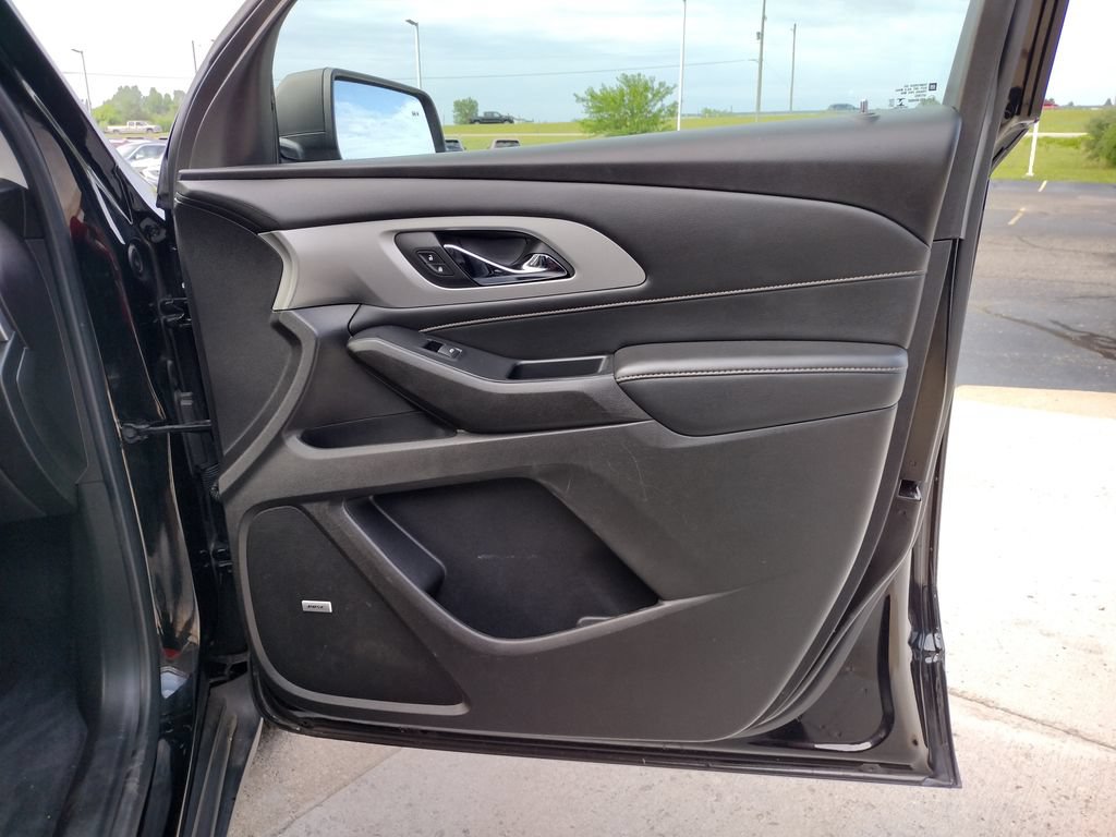 Used 2021 Chevrolet Traverse RS AWD/4WD image 22