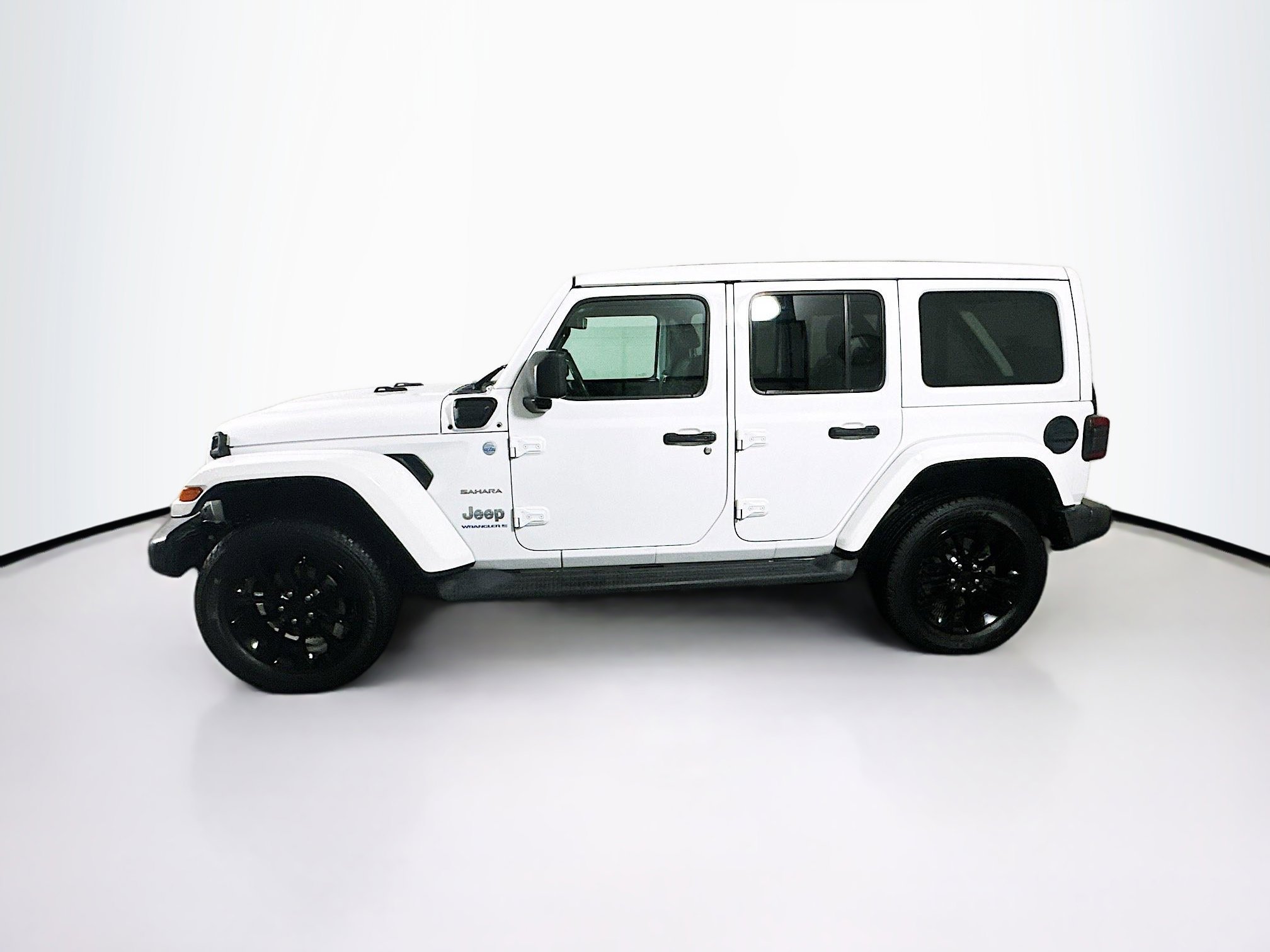 Used 2023 Jeep Wrangler Sahara image 4