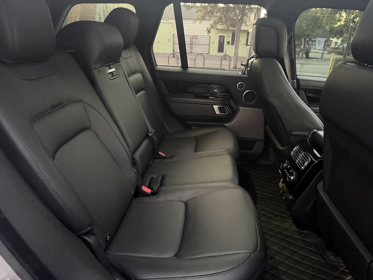Used 2018 Land Rover Range Rover Supercharged AWD/4WD image 24