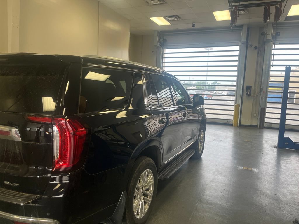Used 2021 GMC Yukon SLT w/ SLT Premium Package AWD/4WD image 12