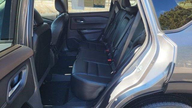 Used 2023 Nissan Rogue SL w/ SL Premium Package image 27