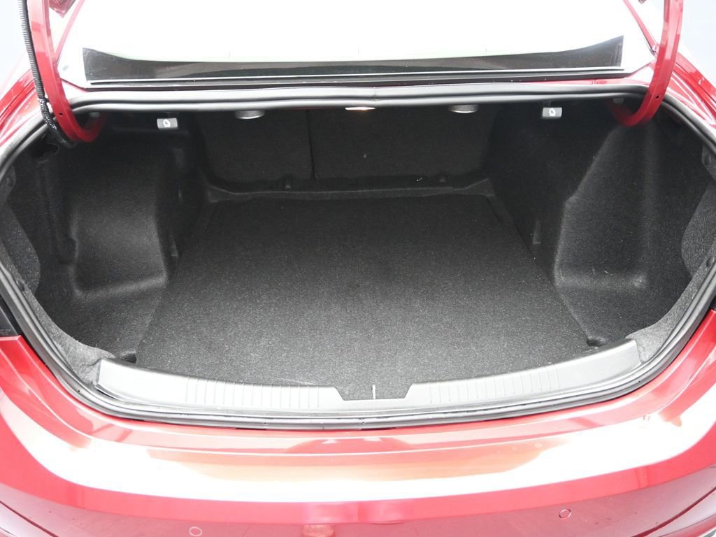 Used 2018 Chevrolet Malibu Premier w/ Premier Sun and Wheel Package image 35