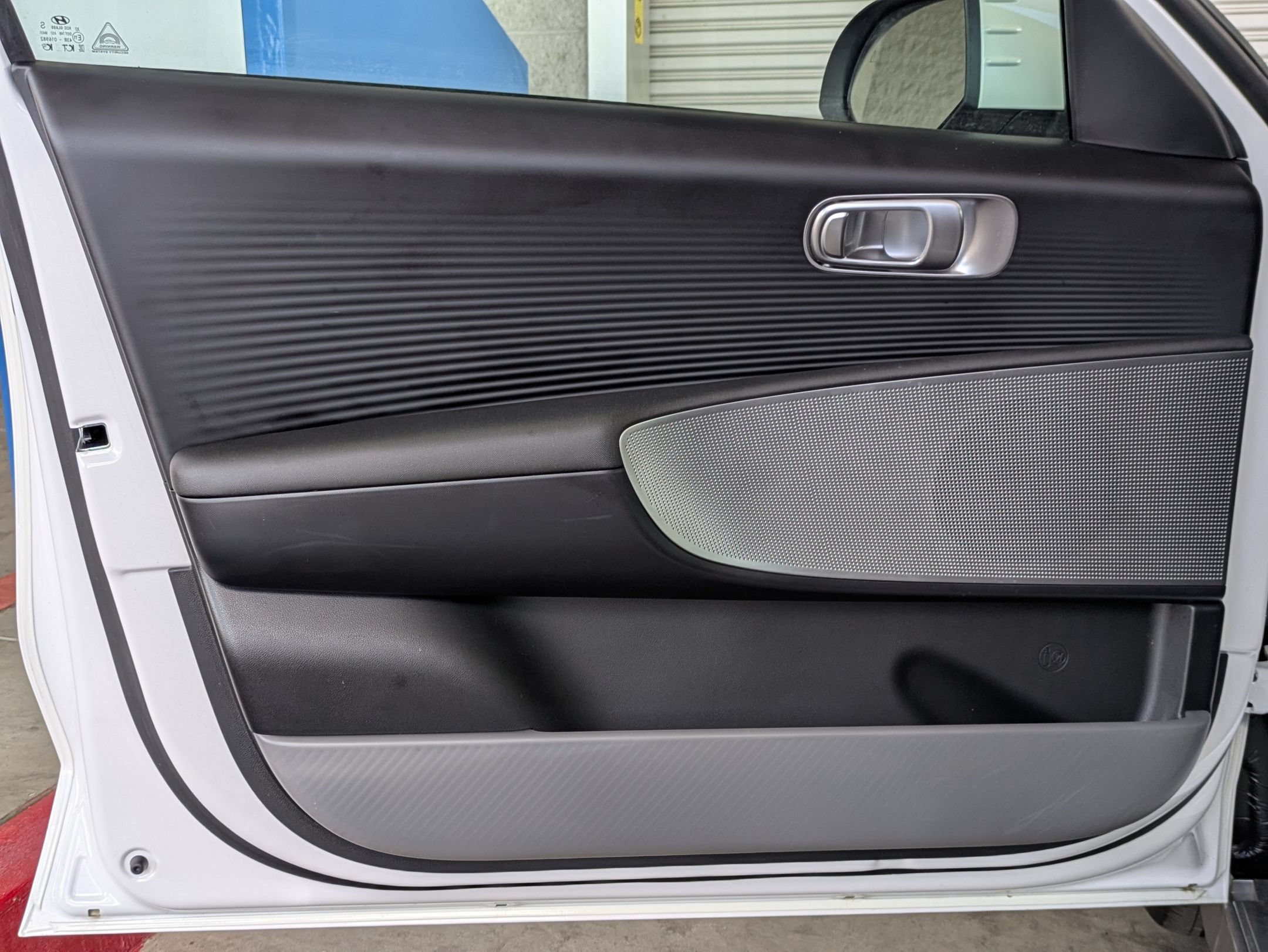 Certified 2025 Hyundai Ioniq 6 SE RWD image 16