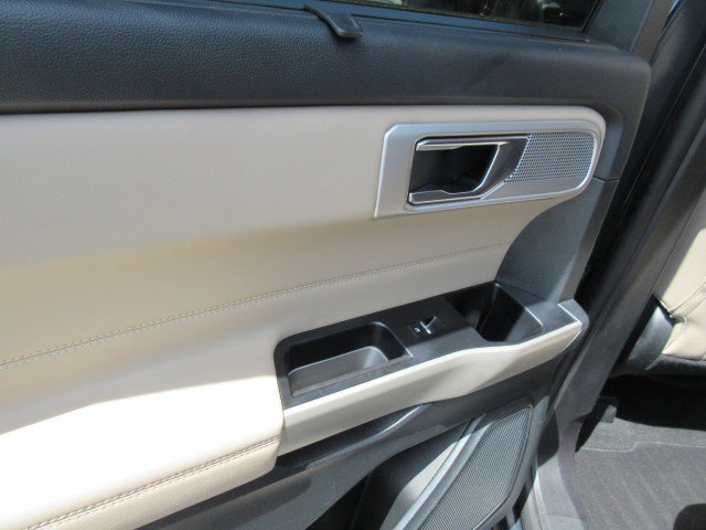 Used 2022 Ford Explorer Limited w/ Equipment Group 301A image 17