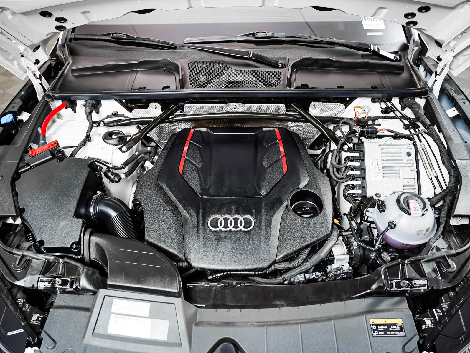 Used 2024 Audi SQ5 Premium Plus w/ Premium Plus Package AWD/4WD image 3