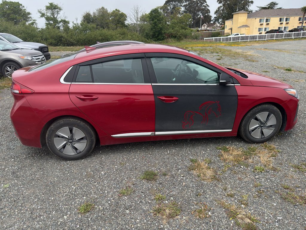 Used 2022 Hyundai Ioniq SE FWD image 6
