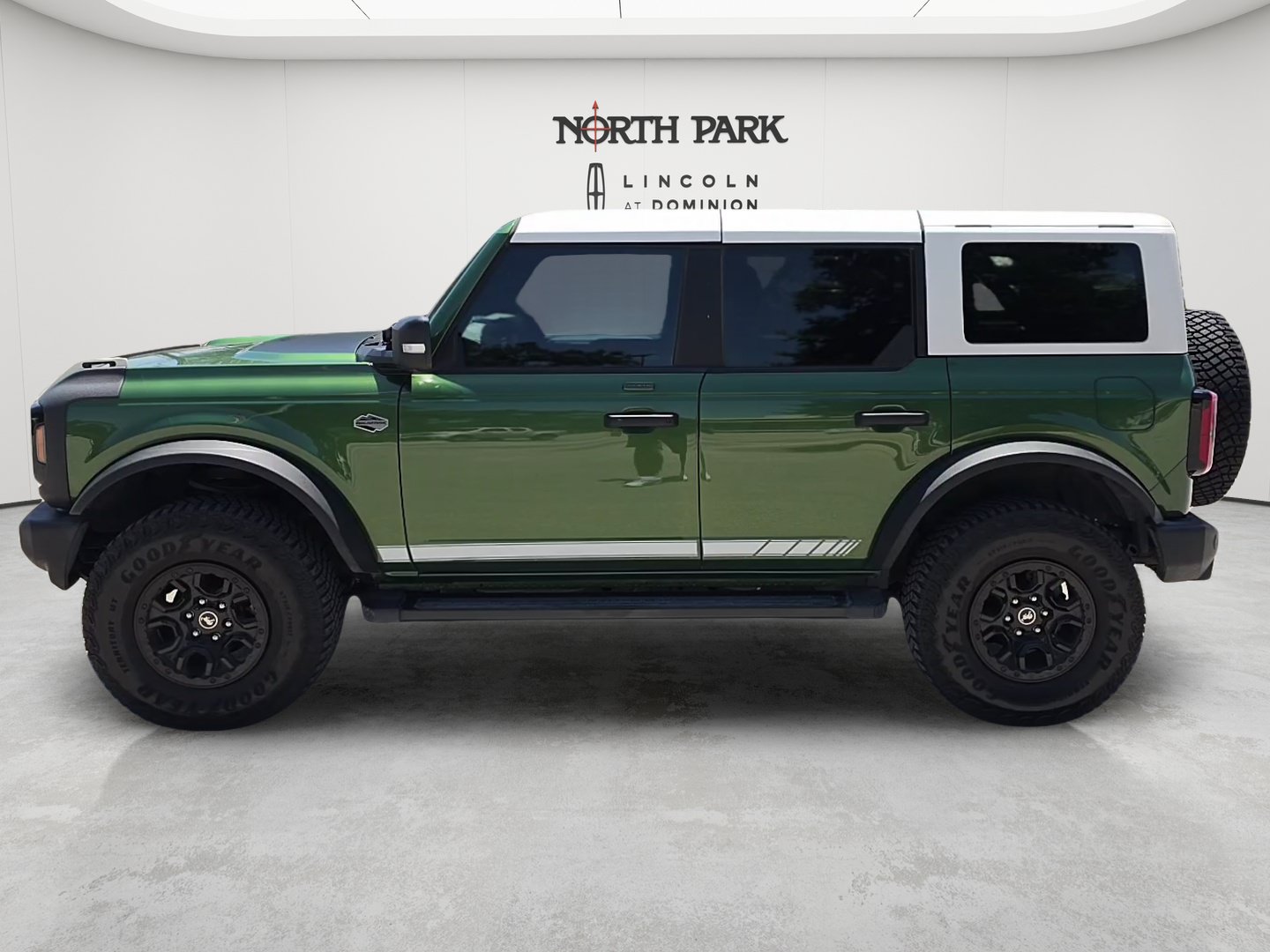 Used 2022 Ford Bronco Wildtrak AWD/4WD image 2