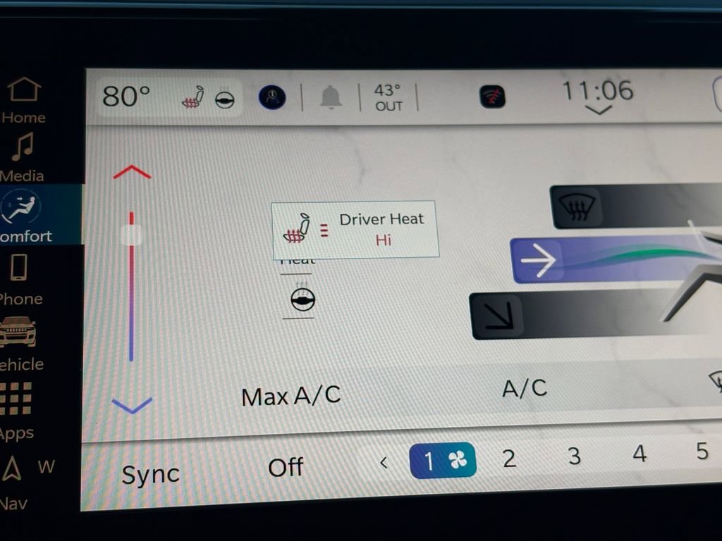 New 2026 Jeep Grand Cherokee Altitude image 4