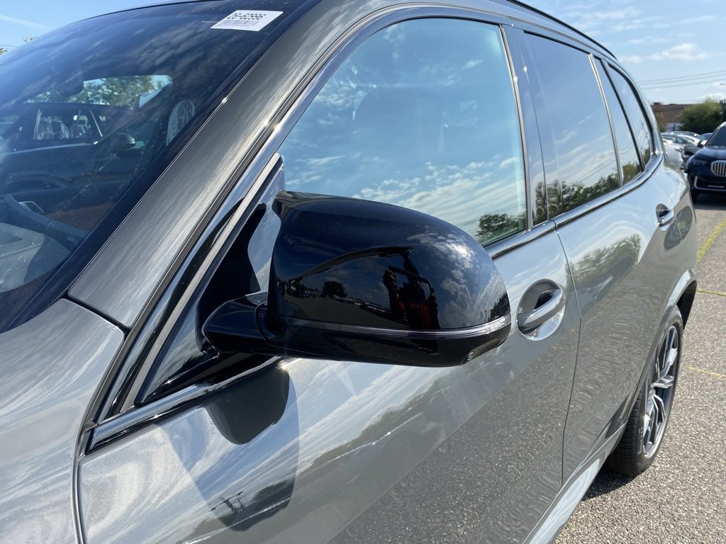 New 2026 BMW X5 M60i image 14