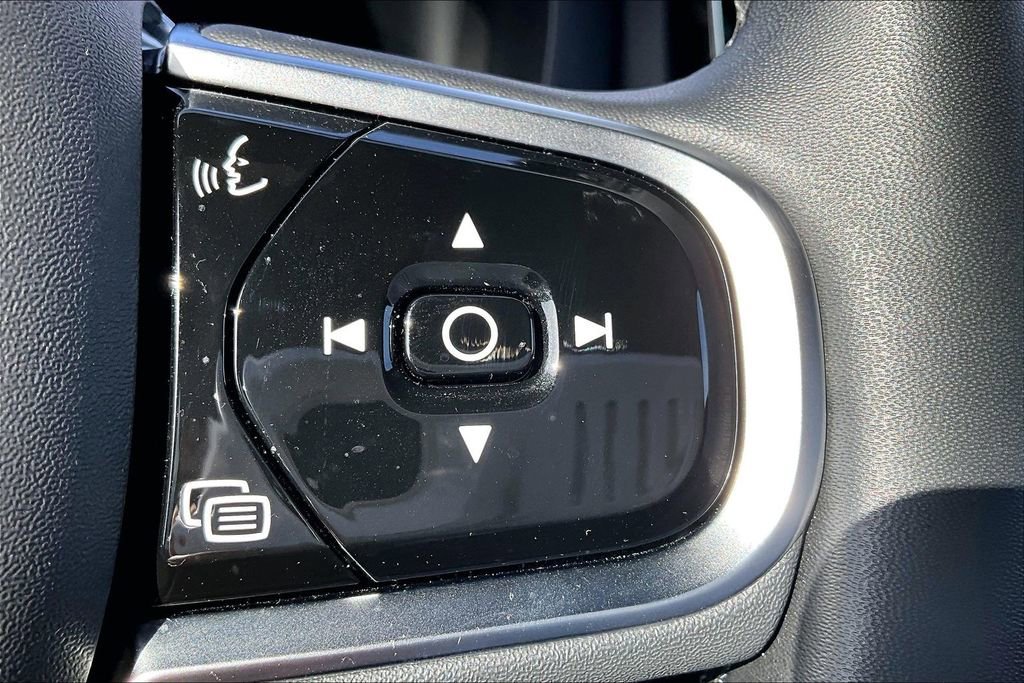 Used 2023 Volvo XC60 B5 Ultimate w/ Climate Package image 27