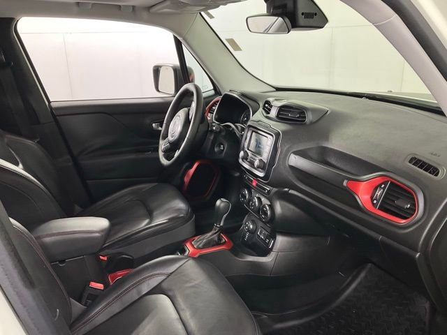 Used 2015 Jeep Renegade Trailhawk w/ Premium Leather Group image 28