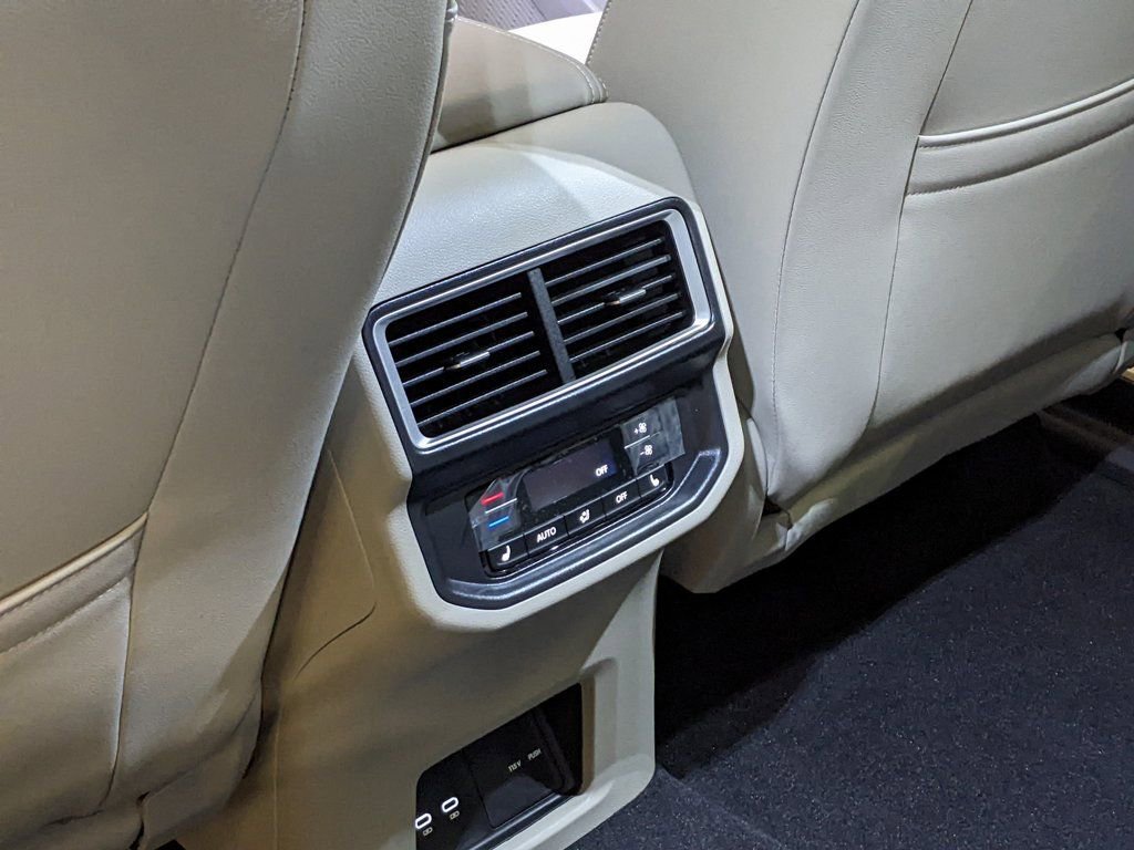 New 2026 Volkswagen Atlas SEL Premium R-Line image 24