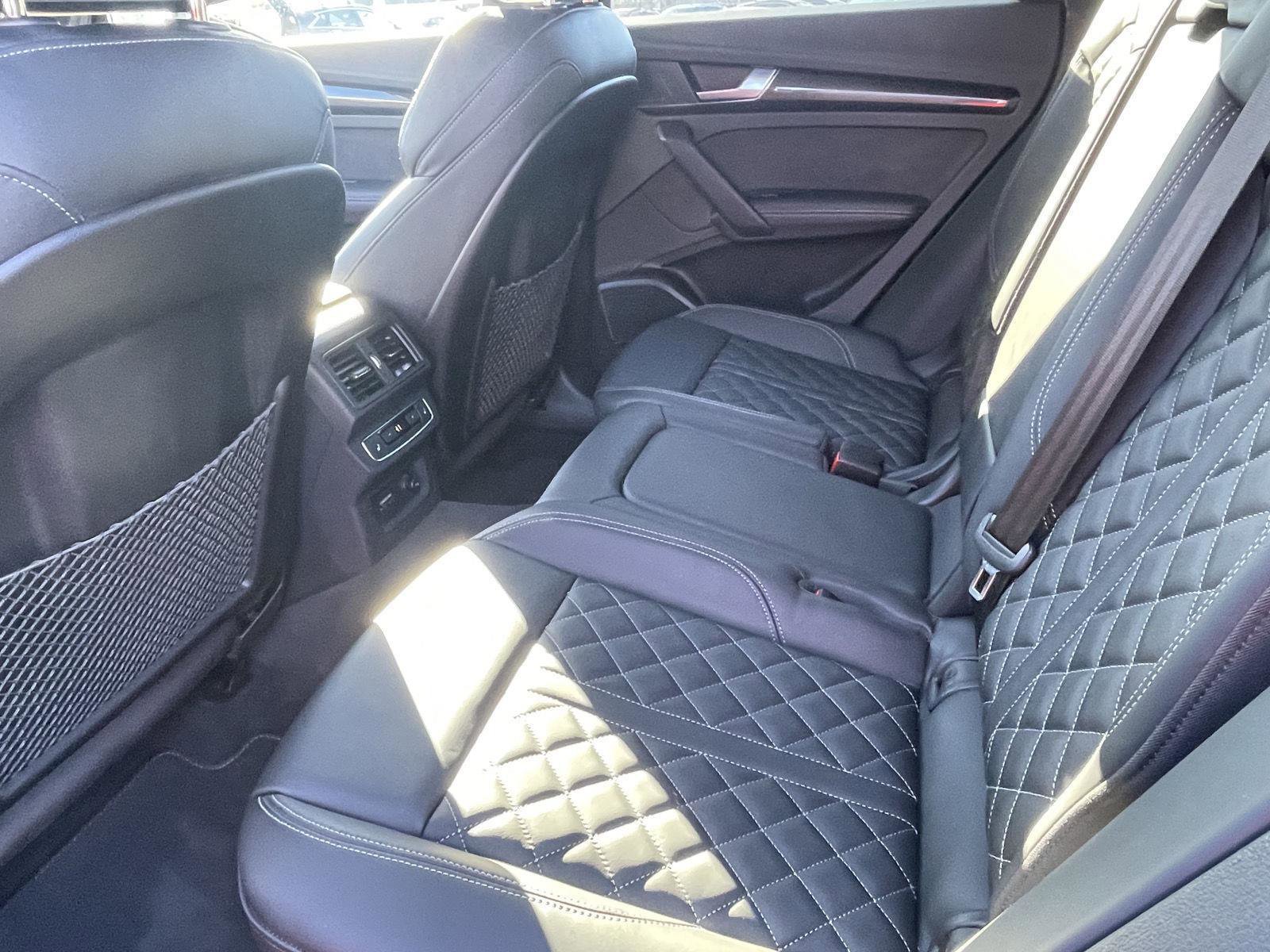 Used 2024 Audi SQ5 Prestige w/ Prestige Package image 11