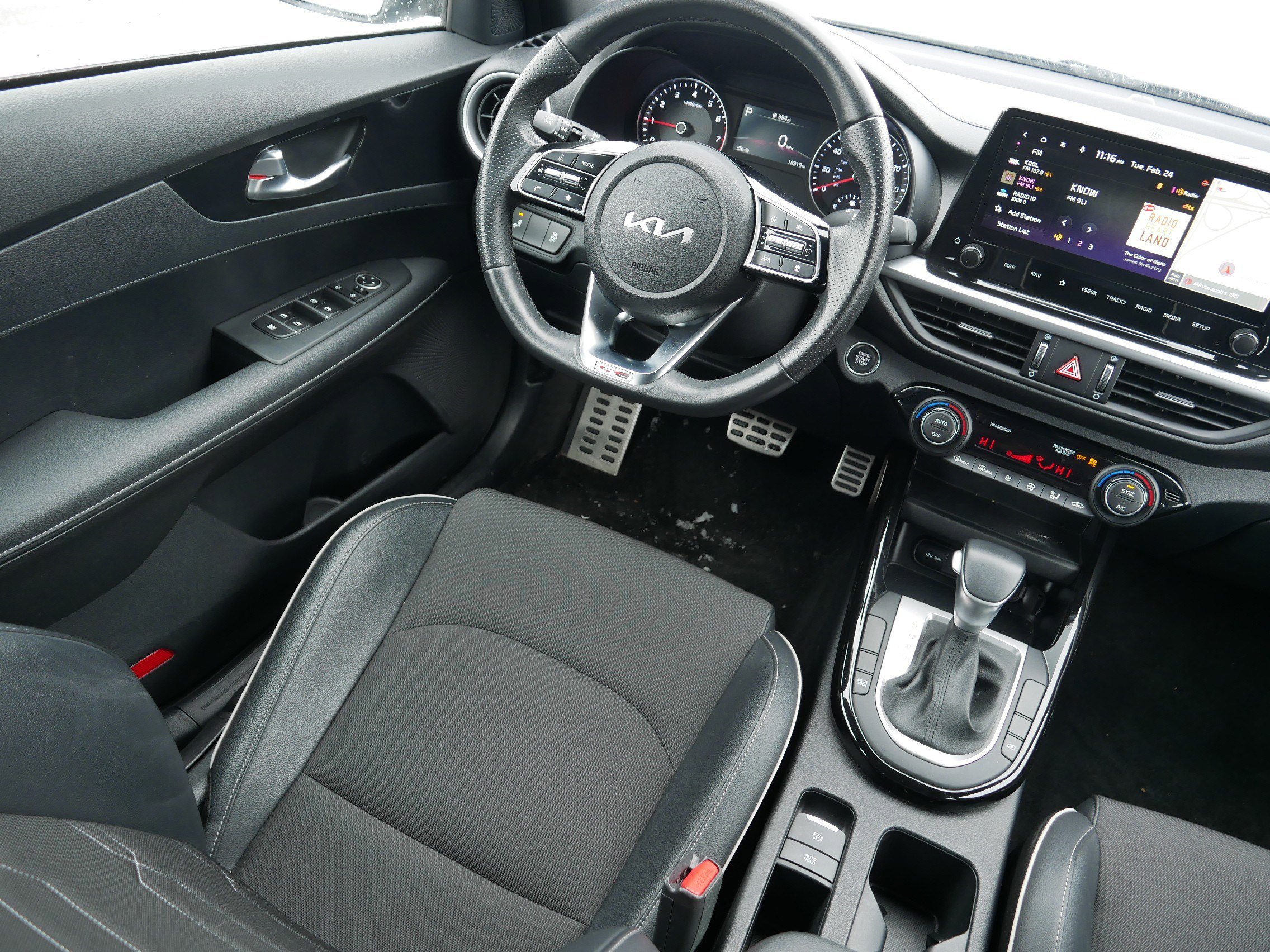 Certified 2024 Kia Forte GT-Line image 9