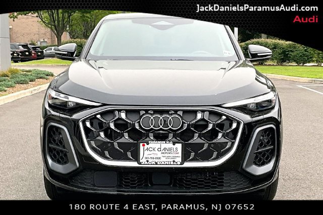Used 2025 Audi Q5 Premium Plus w/ Premium Plus AWD/4WD image 3