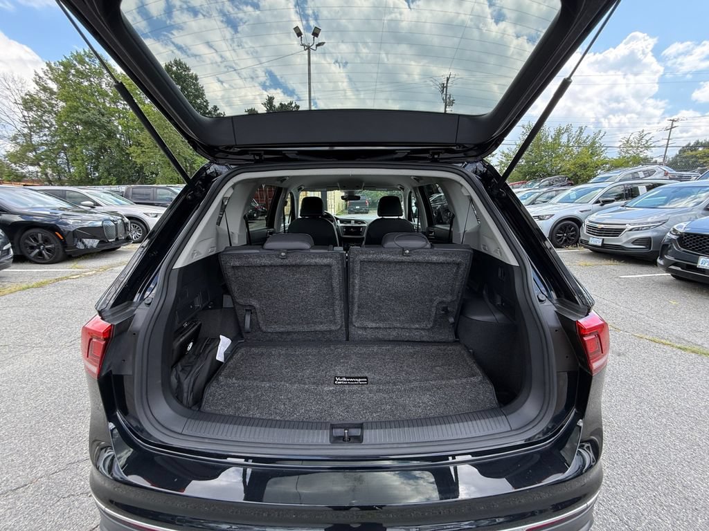 Used 2023 Volkswagen Tiguan SE FWD image 25