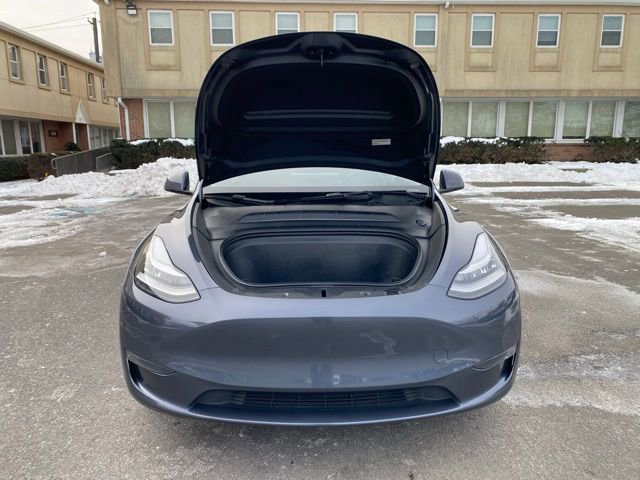 Used 2022 Tesla Model Y Long Range image 9