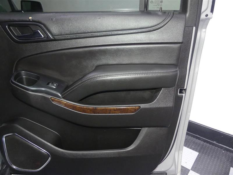 Used 2017 Chevrolet Suburban LT image 25