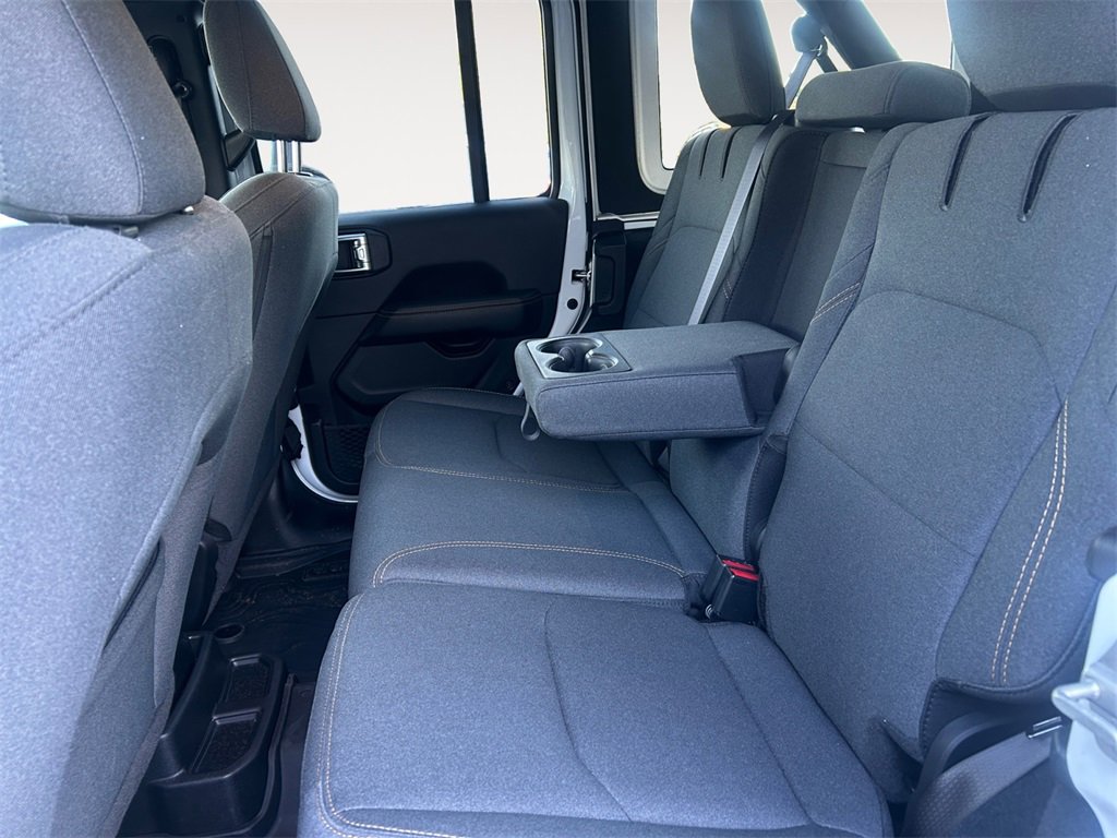 Used 2024 Jeep Wrangler Unlimited Sahara w/ Safety Group image 13