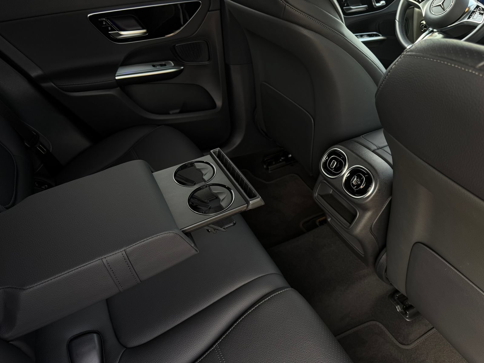 Used 2025 Mercedes-Benz GLC 300 image 29