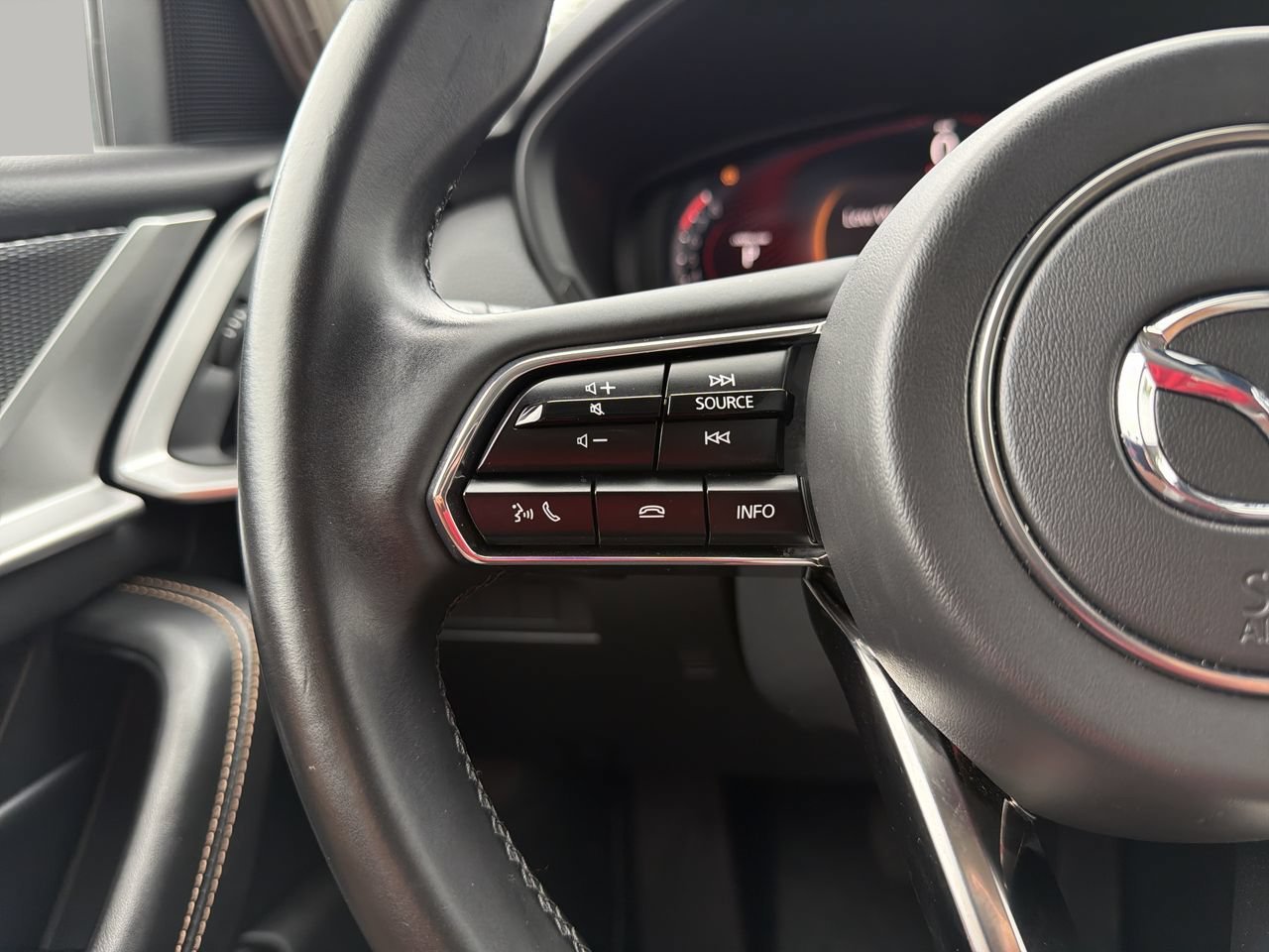 Used 2025 MAZDA CX-90 Plug-In Hybrid w/ Preferred AWD/4WD image 29