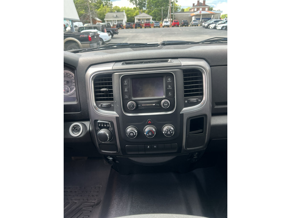 Used 2022 RAM 1500 Classic SLT RWD image 10