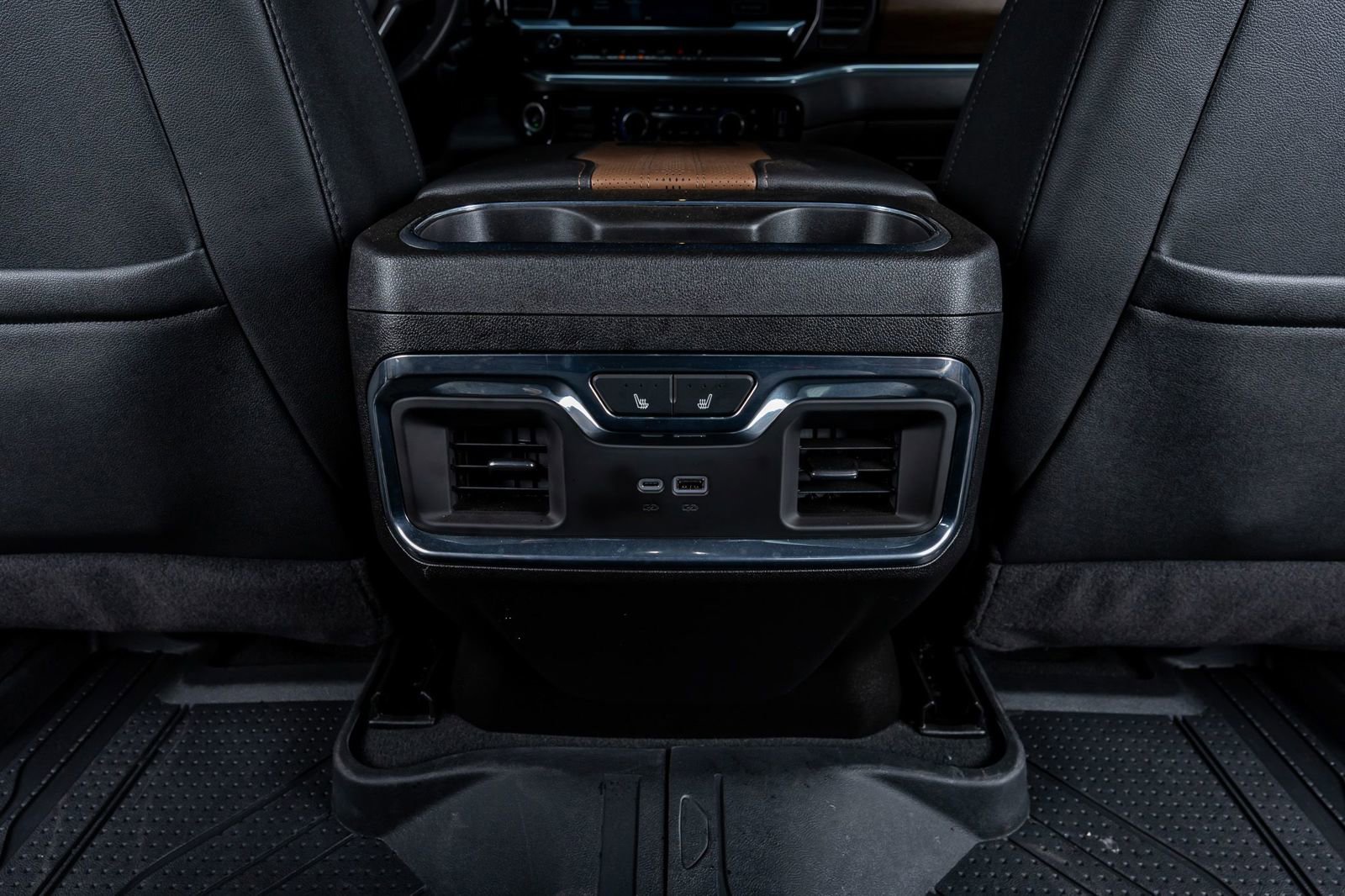 Used 2024 Chevrolet Silverado 3500 High Country w/ High Country Premium Package image 33