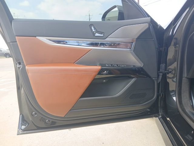 Used 2024 BMW 760i xDrive w/ Premium Package 2 image 20