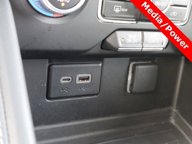 Used 2023 GMC Yukon SLE image 16