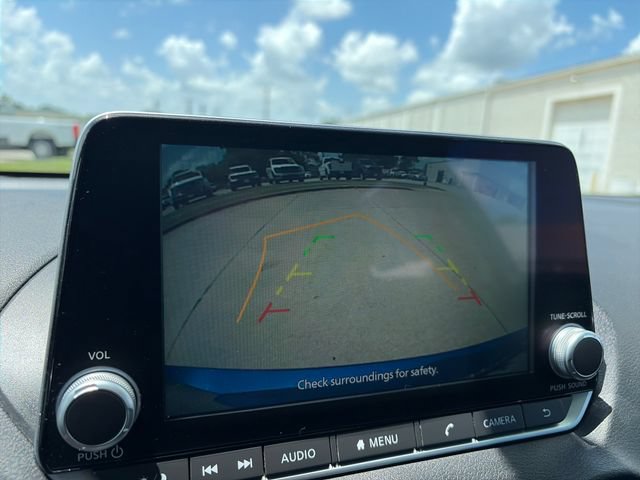 Used 2024 Nissan Sentra SV FWD image 17