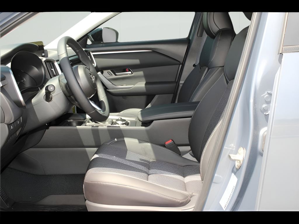 Used 2025 MAZDA CX-50 AWD 2.5 S w/ Preferred Package image 9