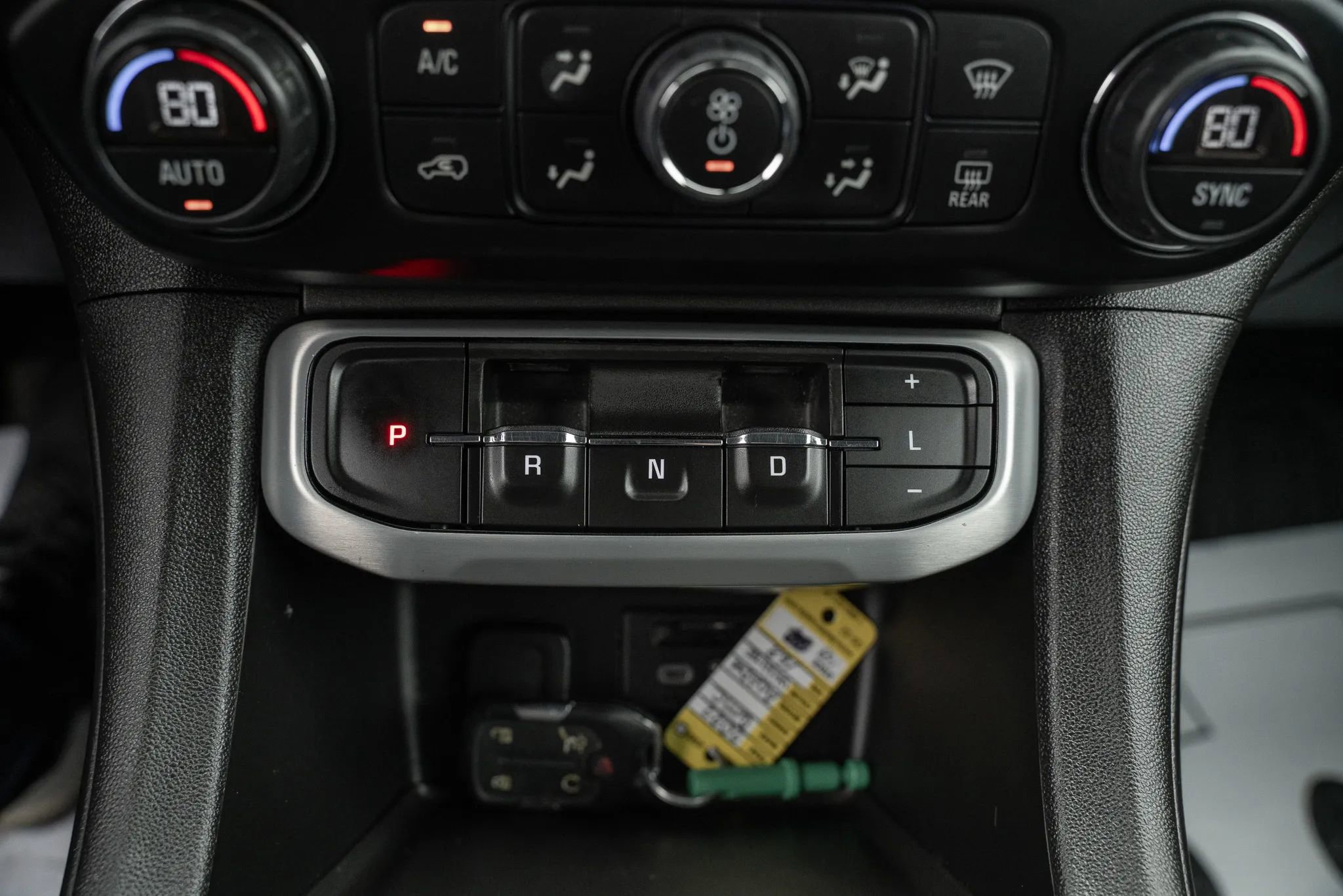 Used 2022 GMC Acadia SLT w/ LPO, Floor Liner Package image 27