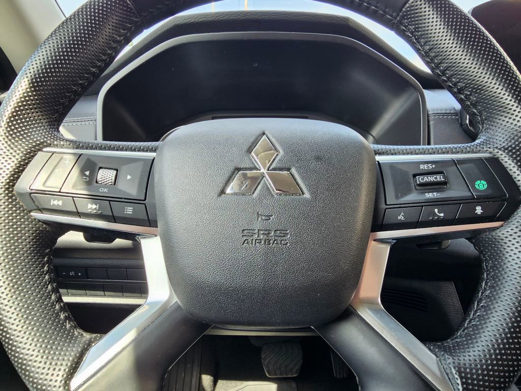Used 2024 Mitsubishi Outlander SE AWD/4WD image 19