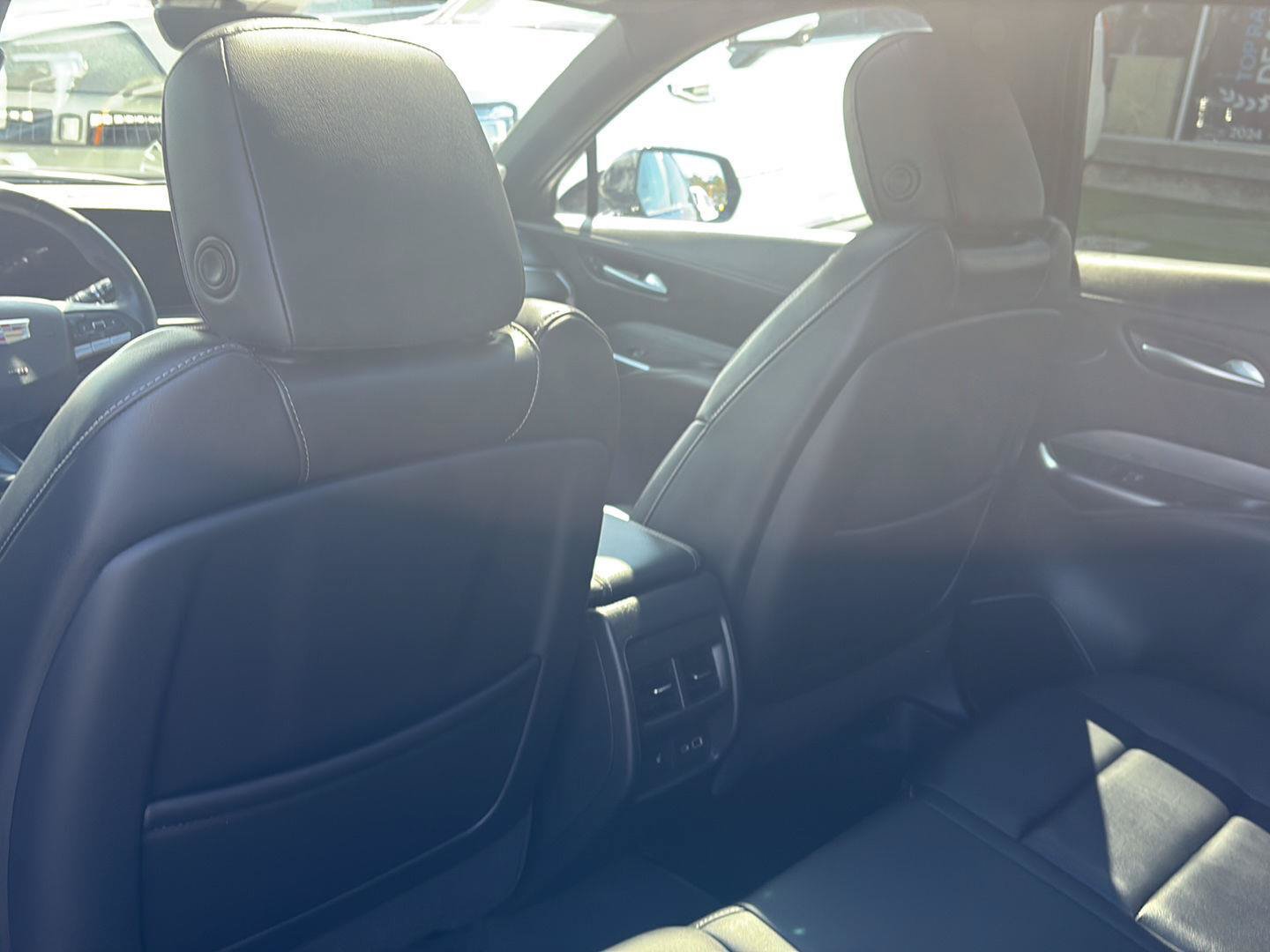 Used 2024 Cadillac XT4 Premium Luxury w/ Technology Package AWD/4WD image 24