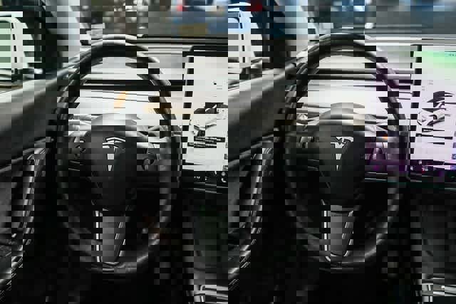 Used 2021 Tesla Model Y Long Range image 15