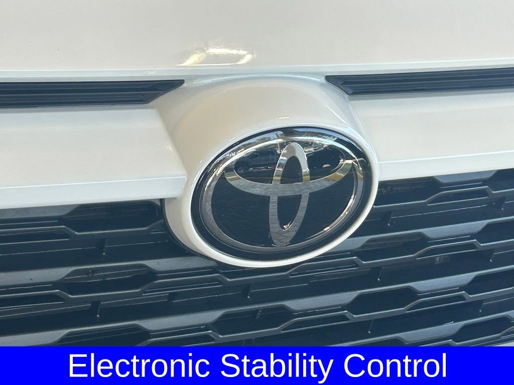Used 2025 Toyota RAV4 XLE image 16