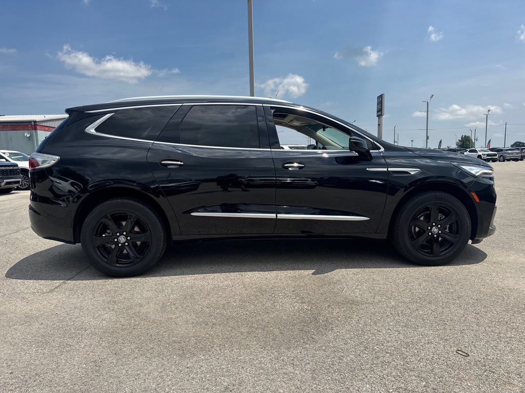 Used 2023 Buick Enclave Essence w/ Experience Buick Package FWD image 7