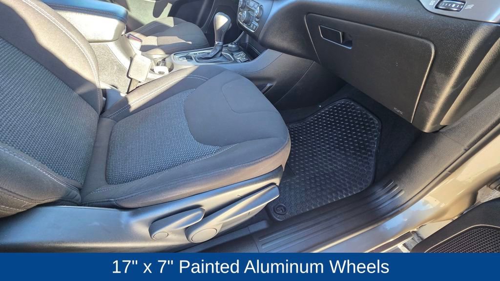 Used 2019 Jeep Cherokee Latitude w/ Cold Weather Group image 14