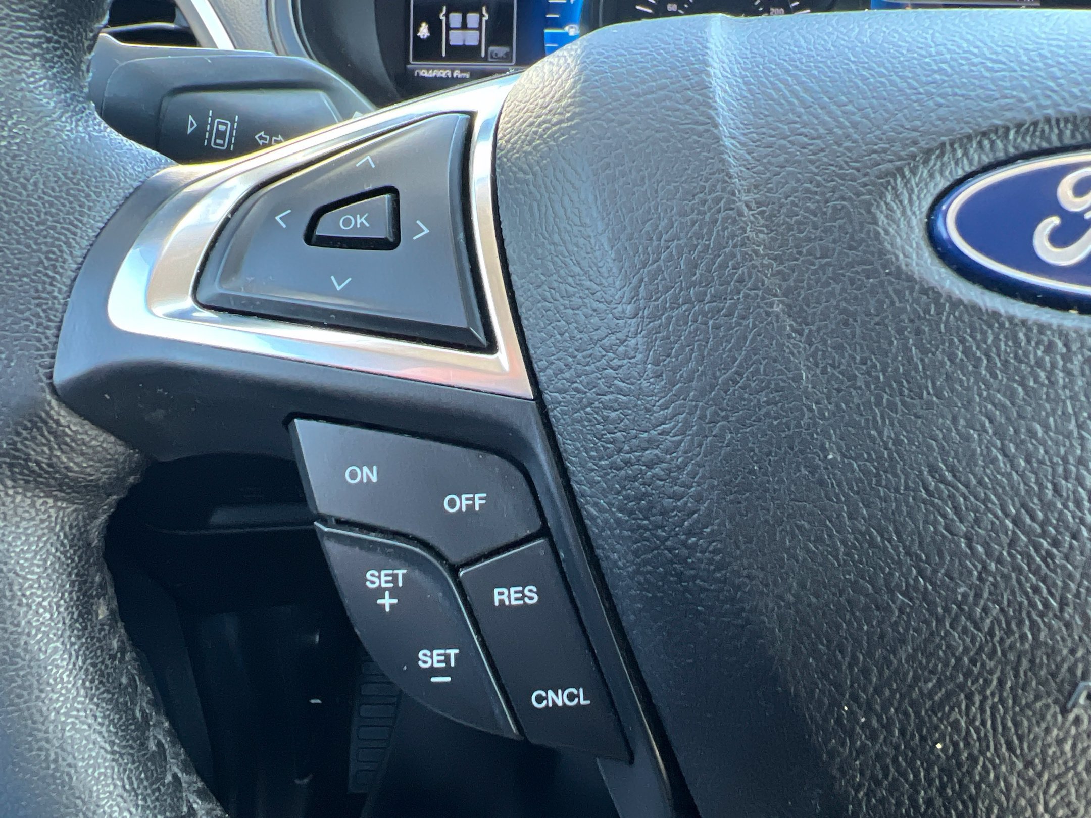 Used 2022 Ford Edge Titanium AWD/4WD image 27