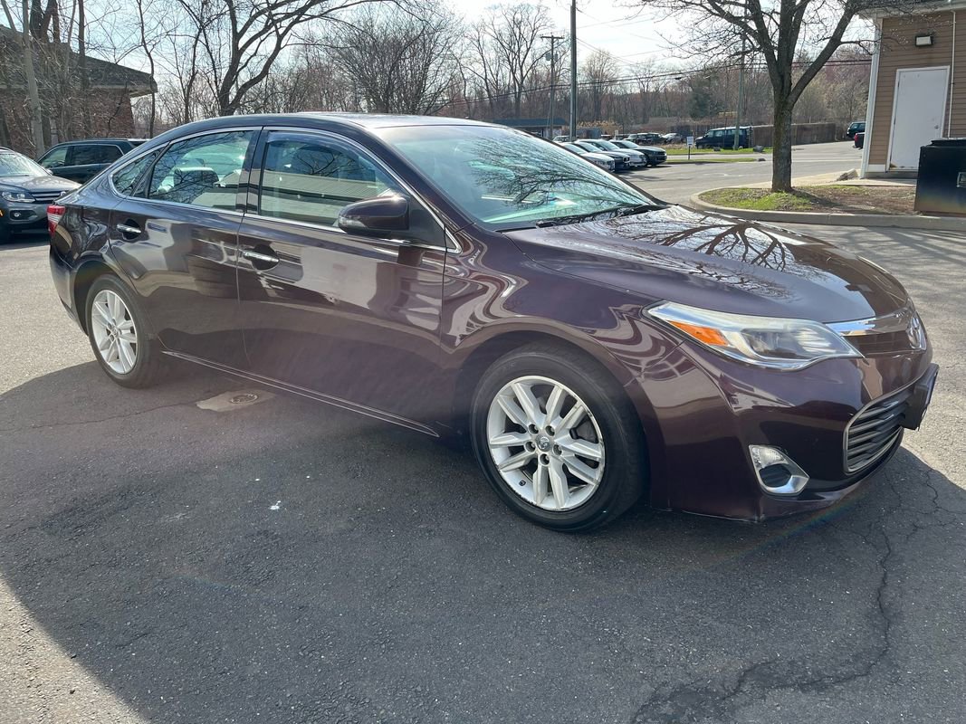 Used 2015 Toyota Avalon XLE Premium FWD image 4