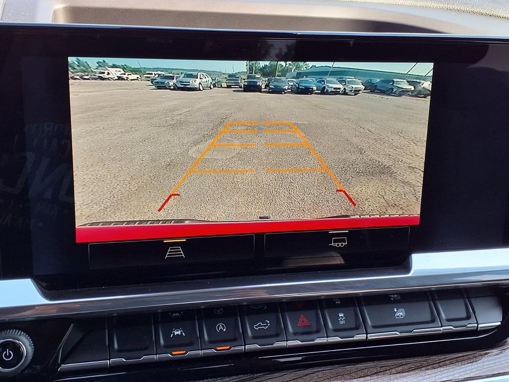 Used 2025 Chevrolet Silverado 1500 LT RWD image 11