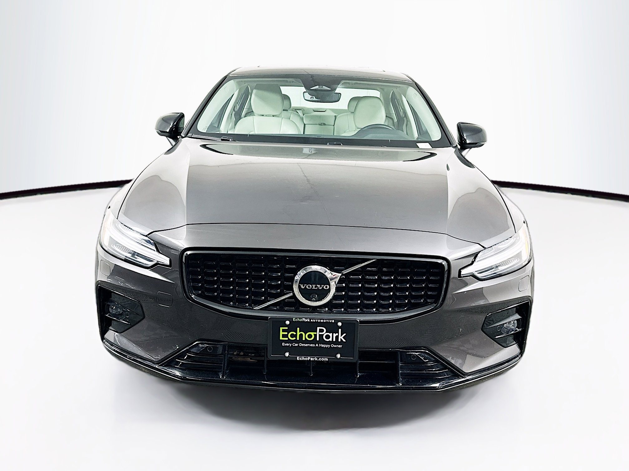 Used 2024 Volvo S60 B5 Plus image 2