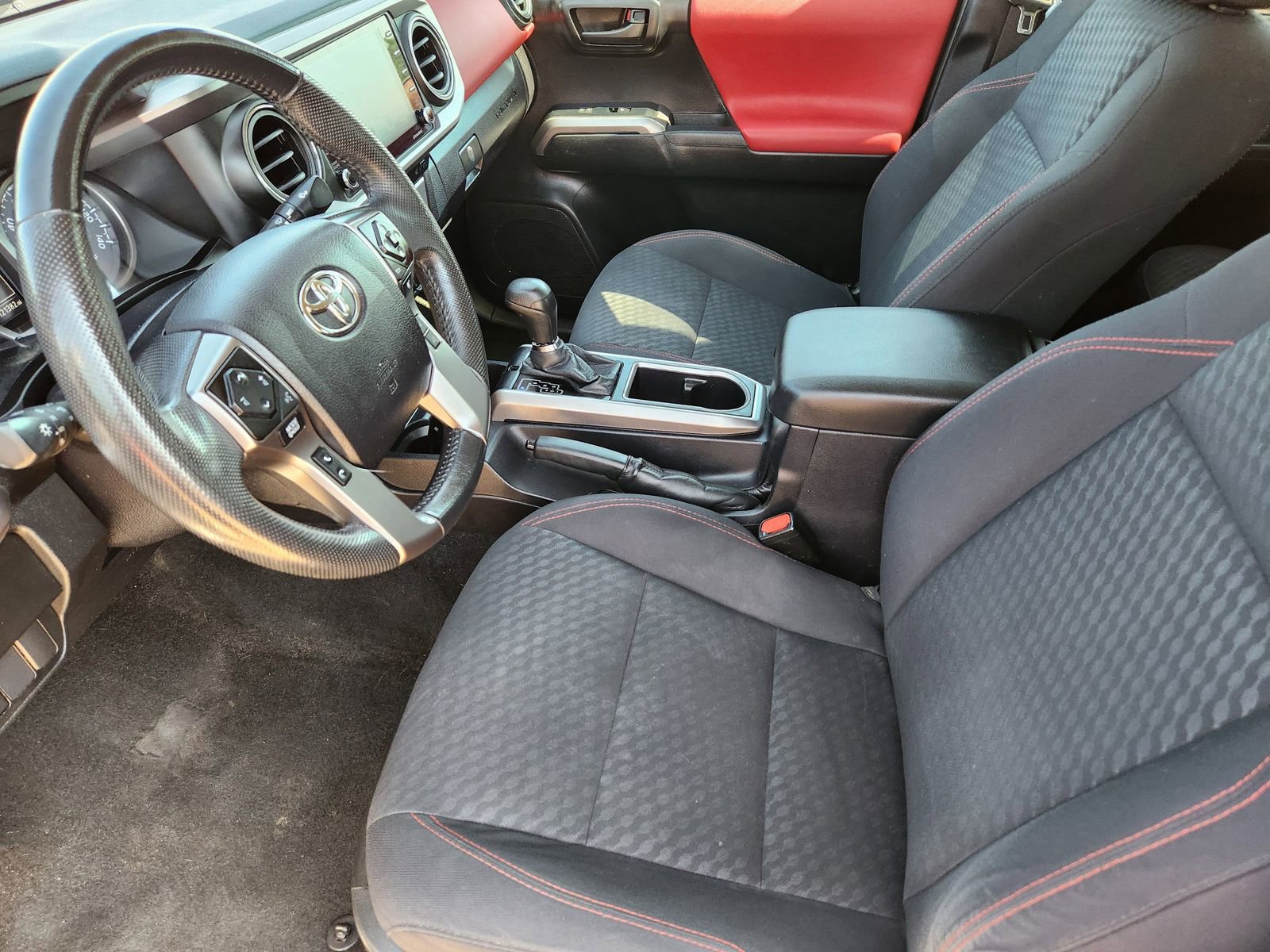 Used 2021 Toyota Tacoma SR5 AWD/4WD image 21