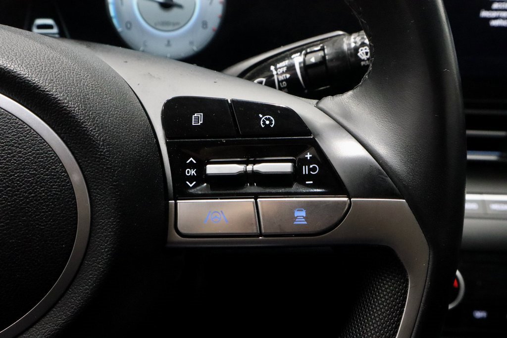 Certified 2023 Hyundai Elantra Limited image 30