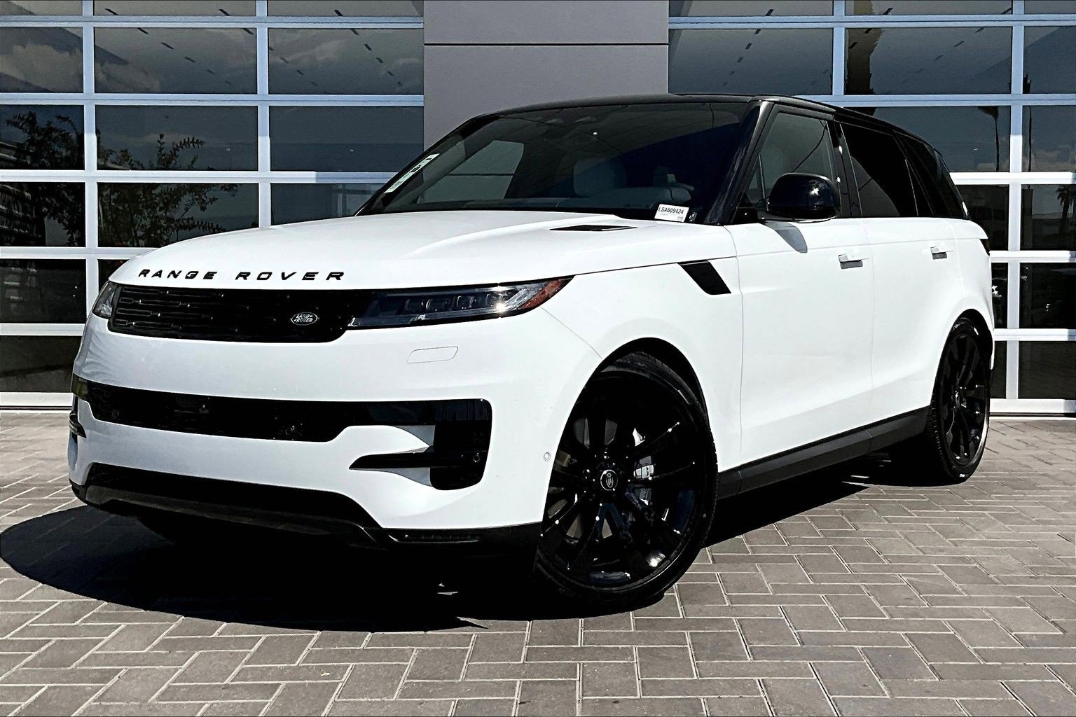 New 2025 Land Rover Range Rover Sport SE