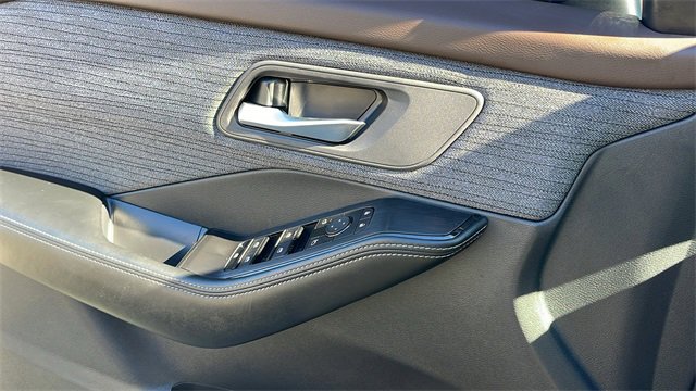 Used 2023 Nissan Rogue SV image 27