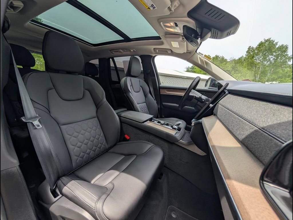 Certified 2025 Volvo XC90 B6 Core AWD/4WD image 20