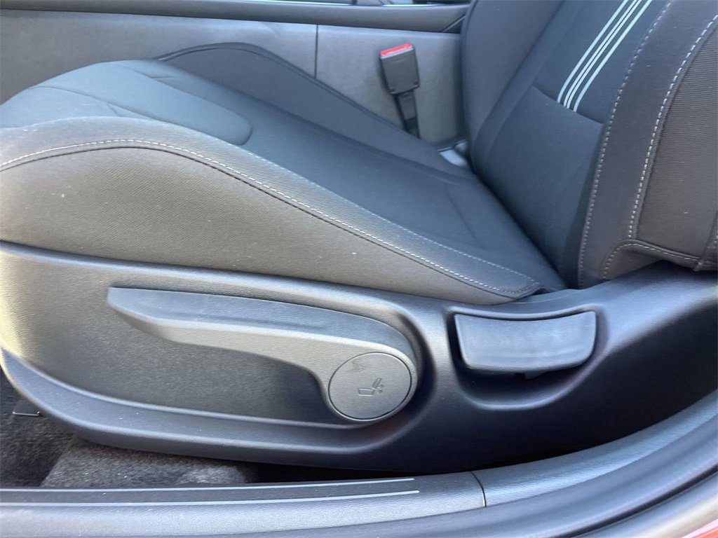 New 2025 Hyundai Elantra Sport image 22